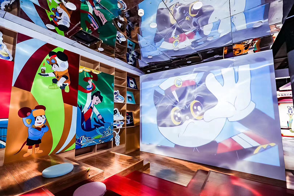 “童年英雄AI幻想互动展”亮相豫园华宝楼